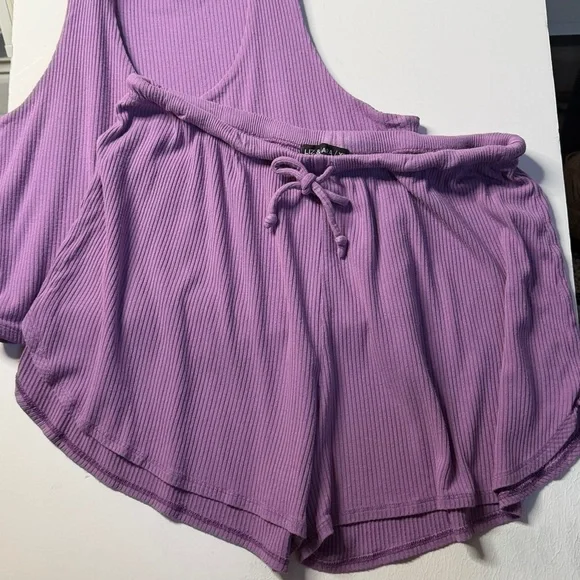Liz & Sara Ribbed Knit short set - Picture 6 of 9